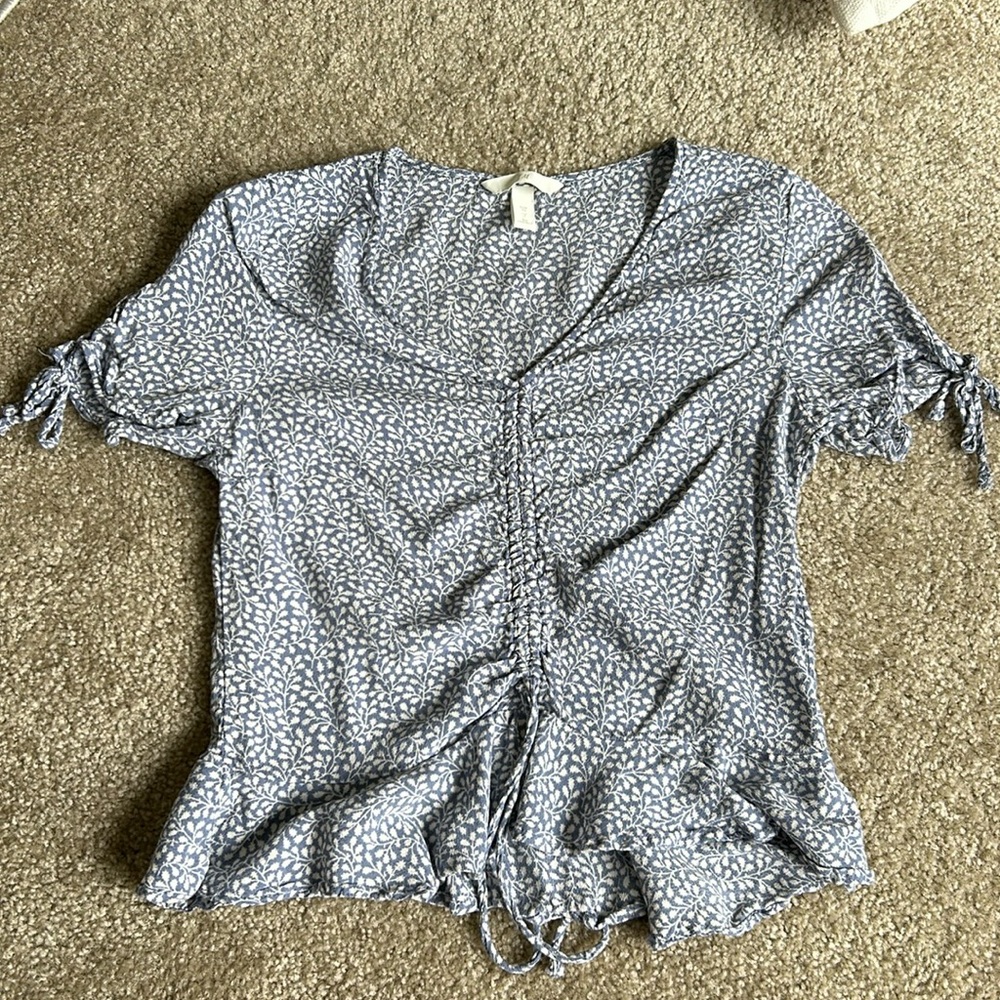 Small floral cropped shirt